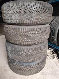 Cerchi in lega con gomme