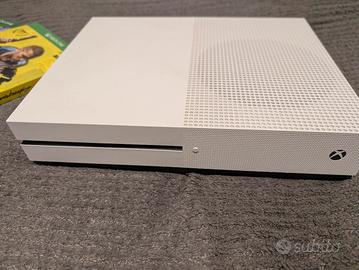 Xbox One S - 500 gb + 5 giochi