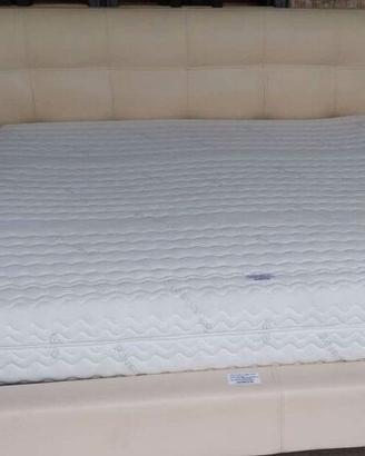 Letto matrimoniale in pelle beige