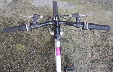 MOUNTAIN bike donna B'twin Rockrider five zer