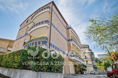 Appartamento di 130 m² con 3 locali e box auto a S