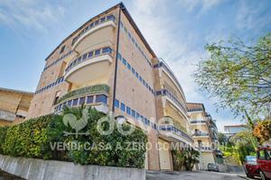 Appartamento di 130 m² con 3 locali e box auto a S