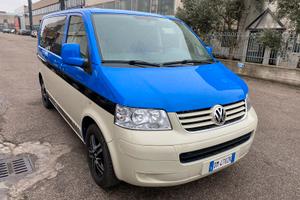Volkswagen Caravelle 2500 cc Anno 2008 Automatico