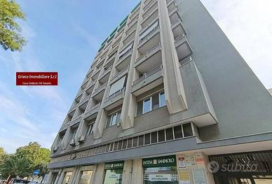 Via Pio XII angolo Via Dante plurivani uso studio