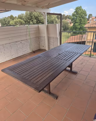Tavolo e 4 sedie da giardino legno