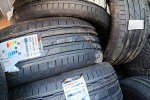 quattro gomme nuove  215/40/18
