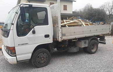  autocarro patente b isuzu npr ribaltabile 