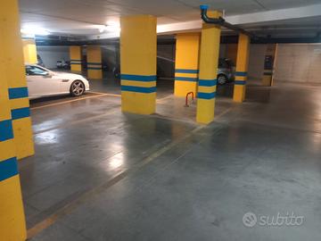 Pirri via italia posto moto coperto