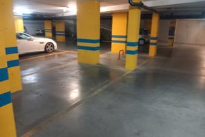 Pirri via italia posto moto coperto