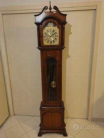 Pendolo a colonna da salone