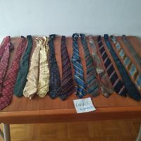 Cravatte Valentino Louis Ferraud Gucci Armani