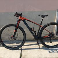 Bici carbonio Cube MTB 