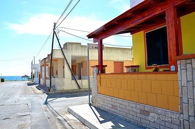 Torre San Giovanni 50mt dal lungomare VILLETTA