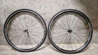 Ruote da strada Bontrager Paradigm Elite TLR 700c