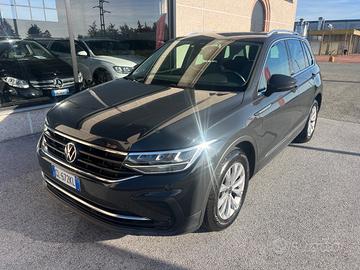 VOLKSWAGEN Tiguan 2.0 TDI 150CV SCR DSG Life IVA E