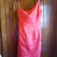 abito elegante con fiocco e stola