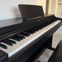 Pianoforte digitale Yamaha YDP-163 + Sgabello nero