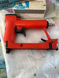 Cucitrice professionale ATRO+10000 graffette.
