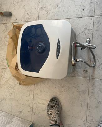 Scaldabagno Ariston 10L