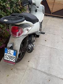 Aprilia Scarabeo 300 - 2018