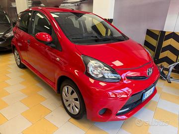 Toyota Aygo 1.0 12V VVT-i 5 porte Lounge Connect