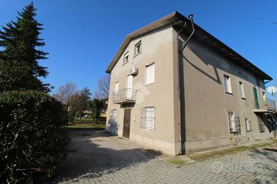 CASA SEMINDIPENDENTE A BAGNOLO IN PIANO