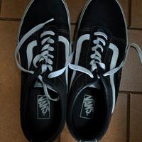 Vans Nere