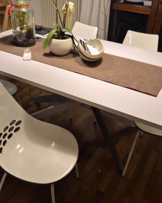 tavolo allungabile  e 6 sedie calligaris