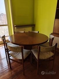 tavolo soggiorno con sedie