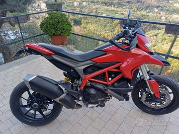 Ducati hypermotard939