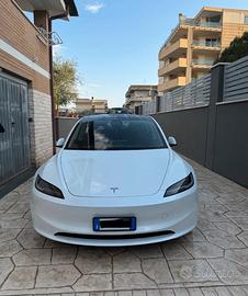 Tesla model 3 2024
