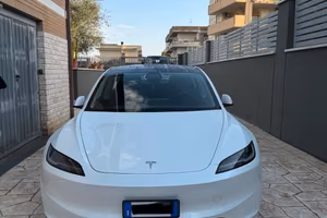 Tesla model 3 2024