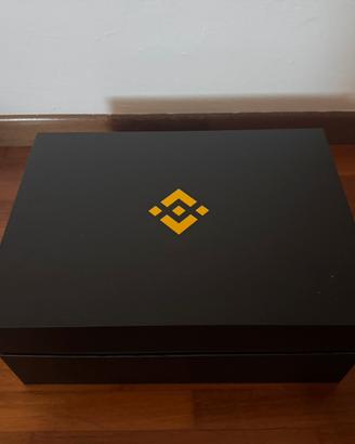 Set Esclusivo Binance VIP Swag Kit – NUOVO