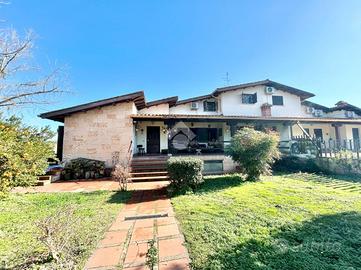 PORZIONE DI QUADRIFAMILIARE A ROMA