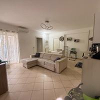 Trilocale arredato con garage