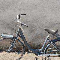 bici da donna misura 26 con accessori