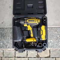 Avvitatore a impulsi per smontaggio gomme
