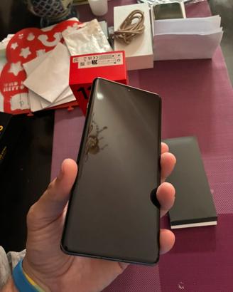 One plus 12 512 rom e 126gb di ram