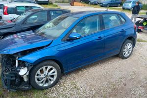 Volkswagen Polo 1.0 TSI Life SINISTRATA