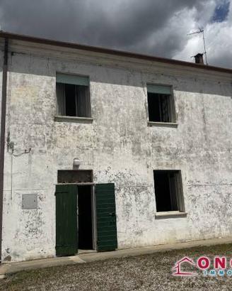 Casa indipendente di 130 m² con 5 locali e box aut