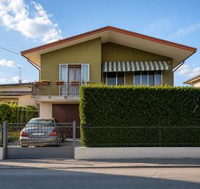 Villa singola con giardino privato