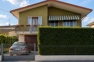 Villa singola con giardino privato