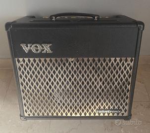 Amplificatore chitarra VOX VT30 + Pedaliera VFS5