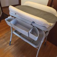 Fasciatoio con vaschetta per bagnetto 