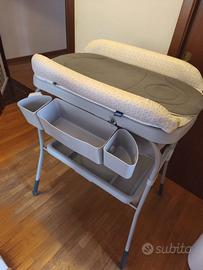 Fasciatoio con vaschetta per bagnetto 