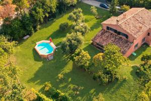 Elegante Villa Indipendente con Vista Mare e Parco
