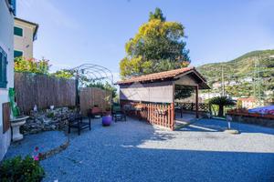 BIFAMILIARE A GENOVA