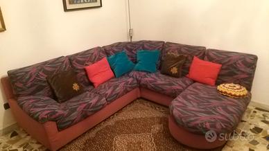 Divano angolare con penisola