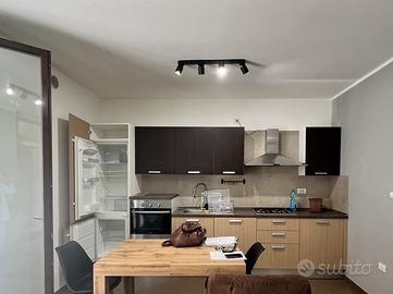 Cucina + tavolo + 6sedie
