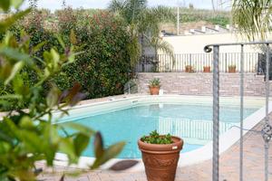 PORZIONE DI BIFAMILIARE A ROMA